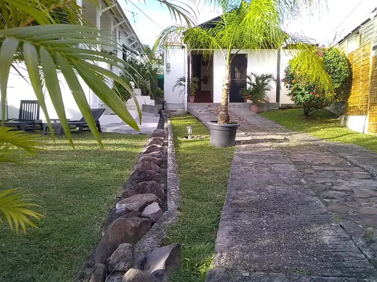 La Dependance Creole contacts